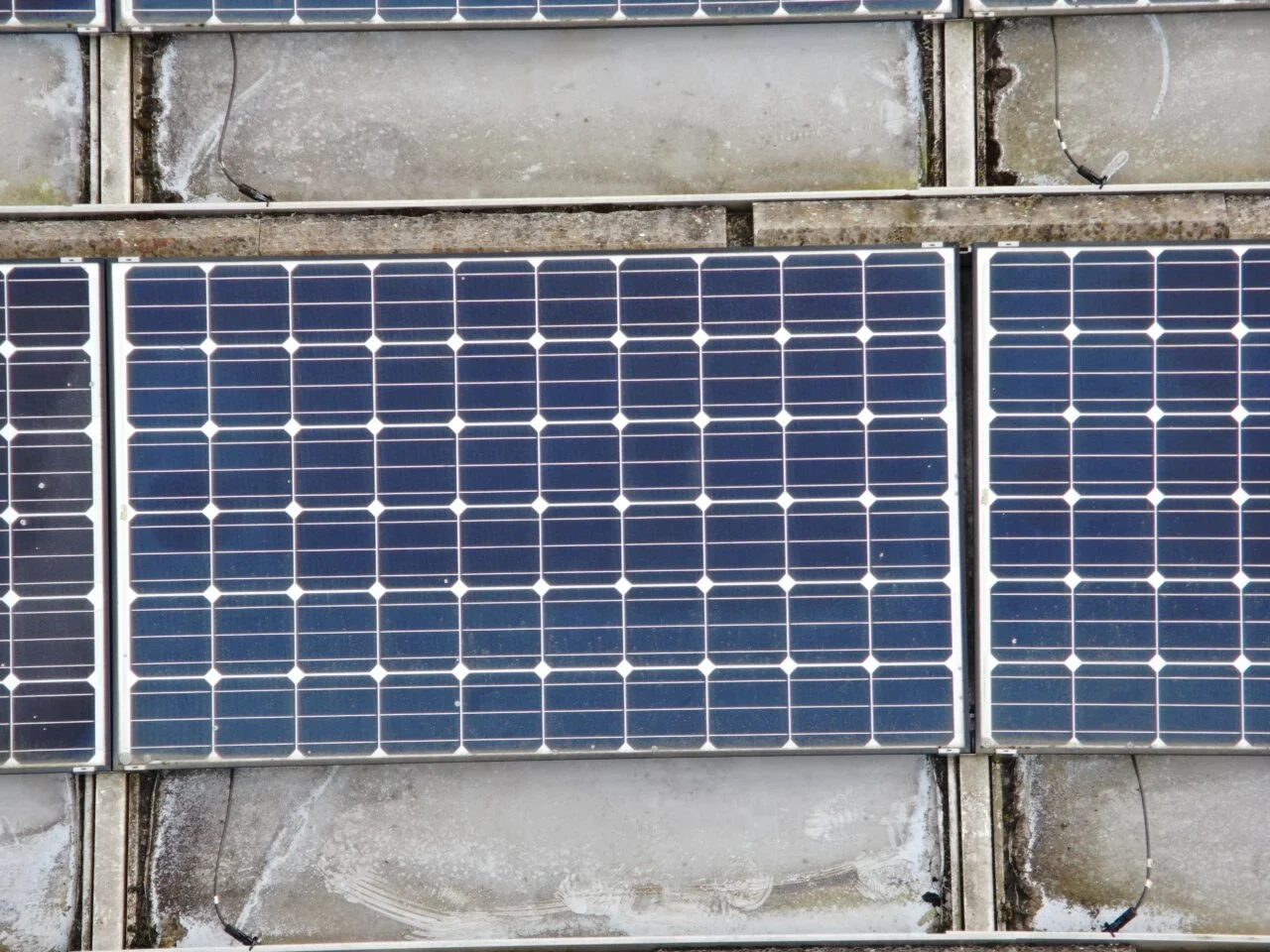 Enhancing Solar Panel Efficiency with Drone Surveys: AAI Drones' Comprehensive Approach 4 DJI 20240408065821 0033 Z